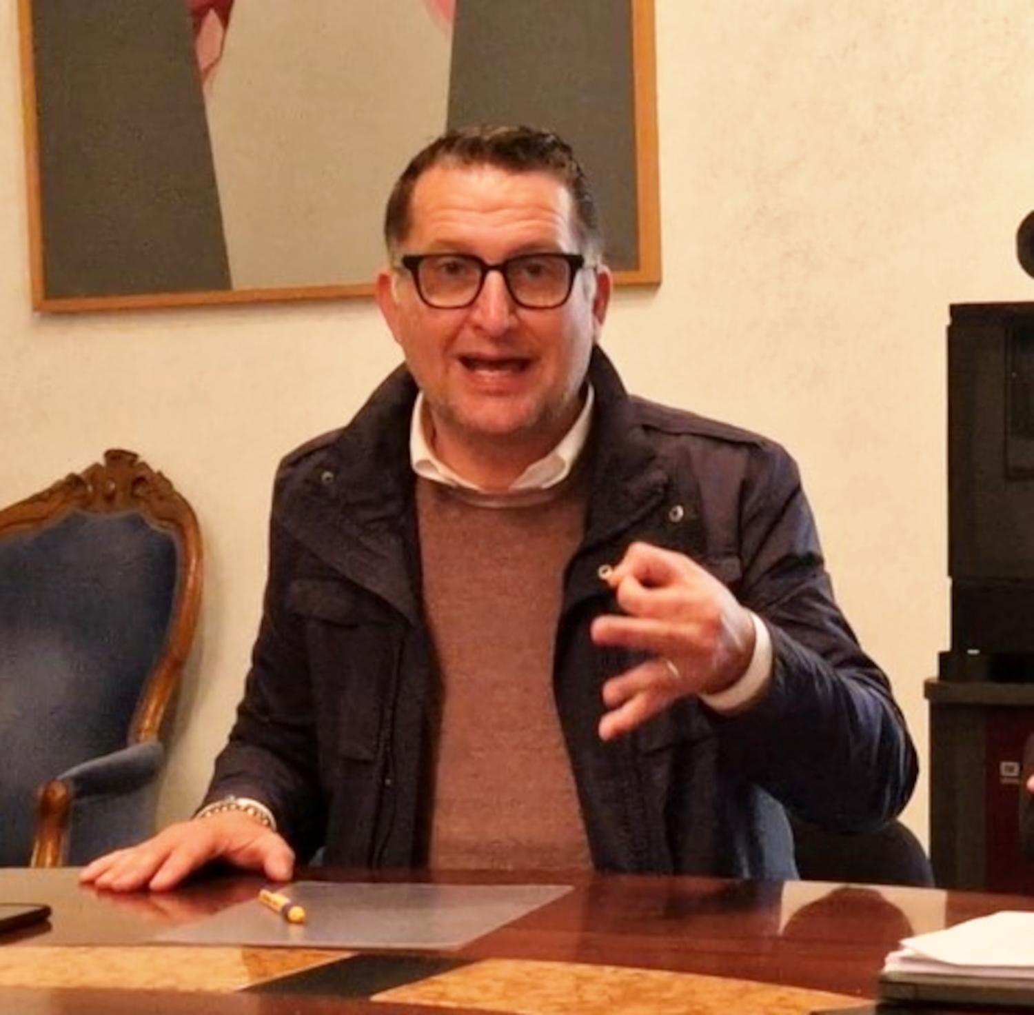 Sergio Loggi, presidente dimissionario della Provincia di Ascoli Piceno, scopre gli altarini del PD provinciale